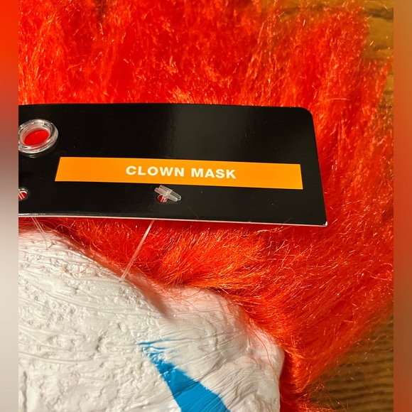 Clown Mask - Picture 12 of 12